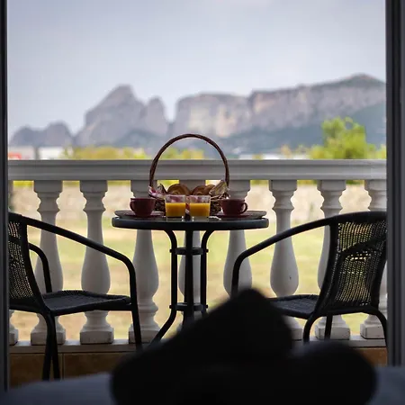 Spilaio At Meteora *