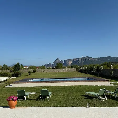 Spilaio At Meteora 3*